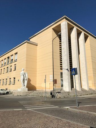 il Palazzo dell'ex Collegio Aeronautico