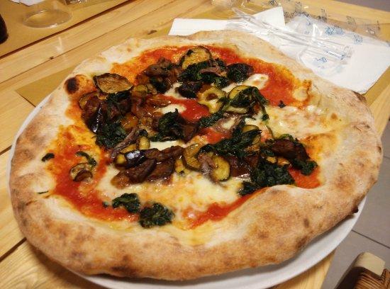 O' Scugnizzo Pizzeria E Piccola Cucina
