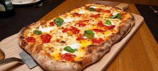 Pizzeria Vulcano Forno A Legna