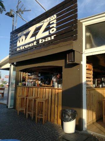 Bar Bizzarro