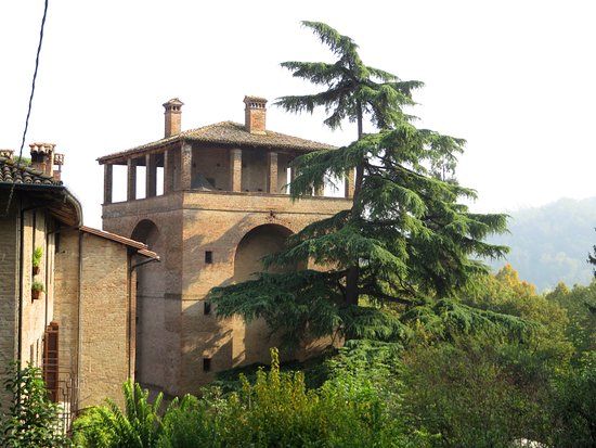Torrione Farnese di Castell'Arquato