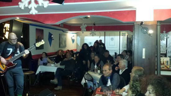 Sax Pub Cafe